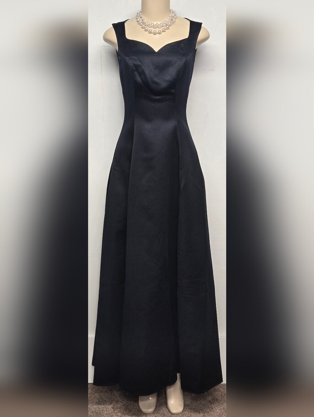 Southeastern Performance Apparel 00 Long Formal Gown Fit And Flare Black